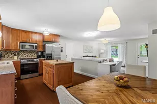 2859 Foxwood Dr, Maryland Heights, MO 63043 - Photo 11