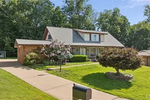 44 Forest Vale Dr, Chesterfield, MO 63017 - Photo 1