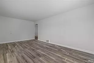 8234 Airport Rd, Saint Louis, MO 63134 - Photo 7