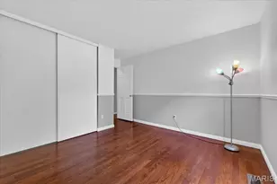 2463 Village Glen Ct, Maryland Heights, MO 63043 - Photo 13