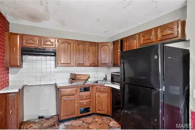 2325 Patterson Road, Florissant, MO 63031 - Photo 9