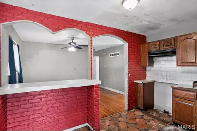 2325 Patterson Road, Florissant, MO 63031 - Photo 7