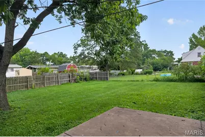 2325 Patterson Road, Florissant, MO 63031 - Photo 19