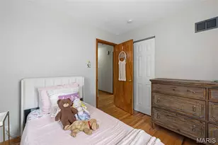 10840 Bernadine Dr, Saint Louis, MO 63123 - Photo 13