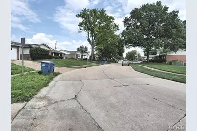 2295 Woodgrass Drive, Saint Louis, MO 63114 - Photo 33