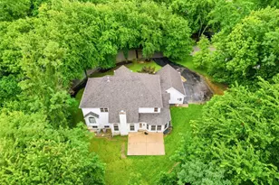 655 Old Riverwoods Ln, Chesterfield, MO 63017 - Photo 55