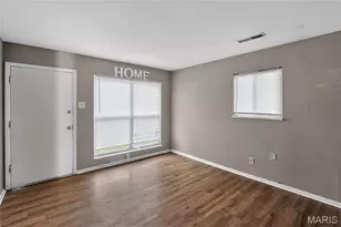 10151 Mayfair Dr, Saint Louis, MO 63136 - Photo 5