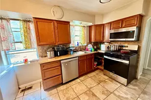 20 Green Acres Rd, Bellefontaine Neighbors, MO 63137 - Photo 9