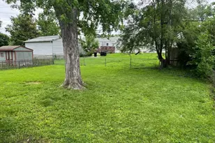 270 W St Anthony Ln, Florissant, MO 63031 - Photo 5