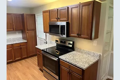 270 W Saint Anthony Lane, Florissant, MO 63031 - Photo 7