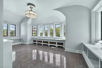 5795 Lindell Boulevard, Saint Louis, MO 63112 - Photo 25