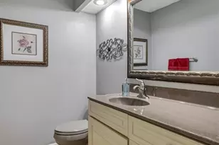 1748 Golden Lake Ct, Chesterfield, MO 63017 - Photo 25