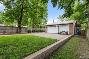 7068 Tholozan Ave, Saint Louis, MO 63109 - Photo 37