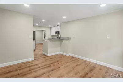 55 Garden Lane, Maryland Heights, MO 63043 - Photo 11