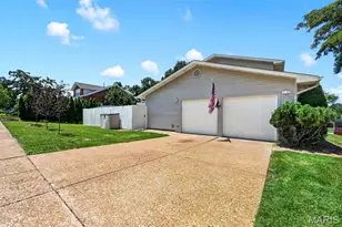 2902 Flameglow Dr, Oakville, MO 63129 - Photo 39