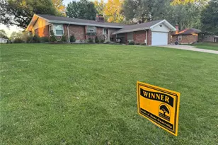 26 Rolling Hills Dr, Florissant, MO 63033 - Photo 3