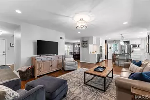 1031 Dovergate Dr, Kirkwood, MO 63122 - Photo 11