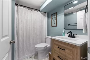 1031 Dovergate Dr, Kirkwood, MO 63122 - Photo 33