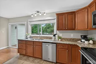 947 Oakfield Dr, Ballwin, MO 63021 - Photo 9