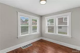 7611 San Diego Ave, Saint Louis, MO 63121 - Photo 9