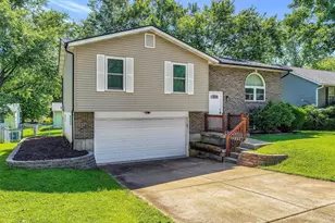 1703 Birch Dr, Pacific, MO 63069 - Photo 1