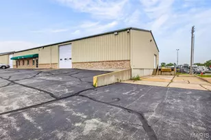 6108 Baumgartner Crossing, Saint Louis, MO 63129 - Photo 5
