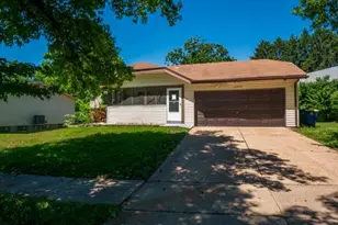 12053 La Padera Ln, Florissant, MO 63033 - Photo 5