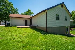 12053 La Padera Ln, Florissant, MO 63033 - Photo 1