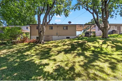 8625 Moran Place, Saint Louis, MO 63114 - Photo 5