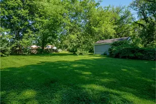 377 N Schlueter Ave, Saint Louis, MO 63135 - Photo 25