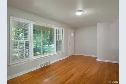 377 N Schlueter Avenue, Saint Louis, MO 63135 - Photo 5
