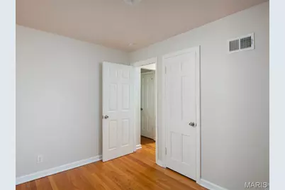 377 N Schlueter Avenue, Saint Louis, MO 63135 - Photo 11