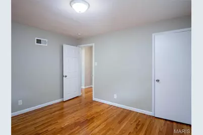101 Florwood Court, Saint Louis, MO 63135 - Photo 7