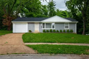 101 Florwood Ct, Saint Louis, MO 63135 - Photo 1