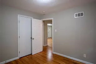 101 Florwood Ct, Saint Louis, MO 63135 - Photo 9