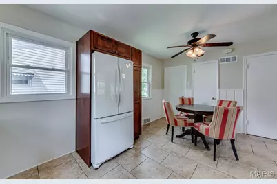 1350 Charbonier Road, Florissant, MO 63031 - Photo 9