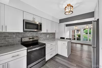1090 Humber Circle, Saint Louis, MO 63129 - Photo 5