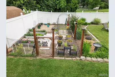 2057 Central Parkway, Florissant, MO 63031 - Photo 7