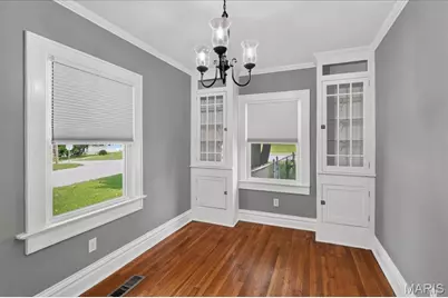9122 Delphine Avenue, Saint Louis, MO 63114 - Photo 11