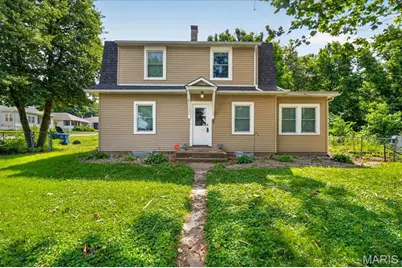 9122 Delphine Avenue, Saint Louis, MO 63114 - Photo 1
