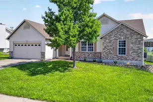 1359 Sunview Dr, O'Fallon, MO 63366 - Photo 3