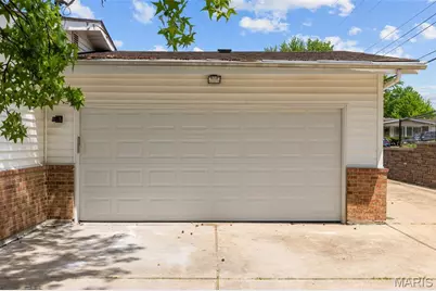 2025 Granada Drive, Florissant, MO 63033 - Photo 47