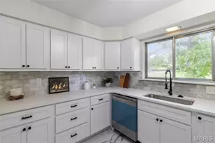 2025 Granada Dr, Florissant, MO 63033 - Photo 17