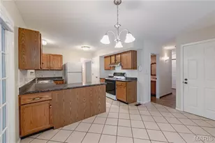 2054 Krause Hill Pl Pl, Florissant, MO 63031 - Photo 9