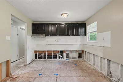 2337 Millvalley Drive, Florissant, MO 63031 - Photo 11