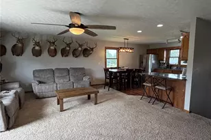 810 Houston Dr, Palmyra, MO 63461 - Photo 9