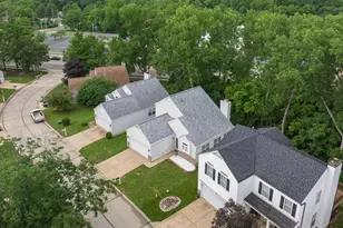 638 Cascade Lk Ct, Ballwin, MO 63021 - Photo 29