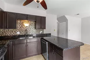 9128 Villaridge Ct, Saint Louis, MO 63123 - Photo 11