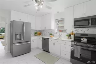 5635 Oleatha Ave, Saint Louis, MO 63139 - Photo 9