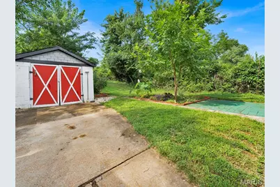 8904 Olden Avenue, Saint Louis, MO 63114 - Photo 17